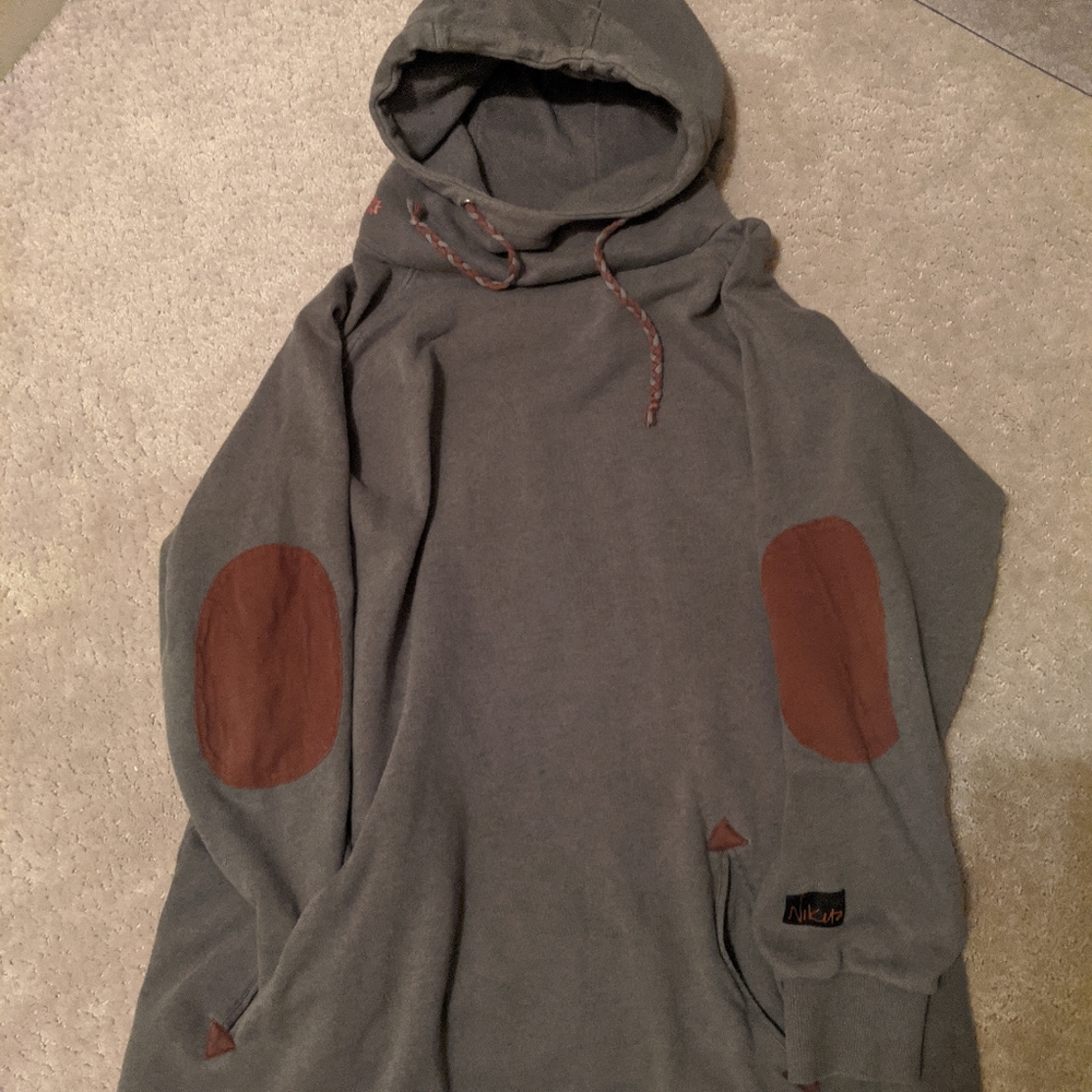 Nikita long hoodie